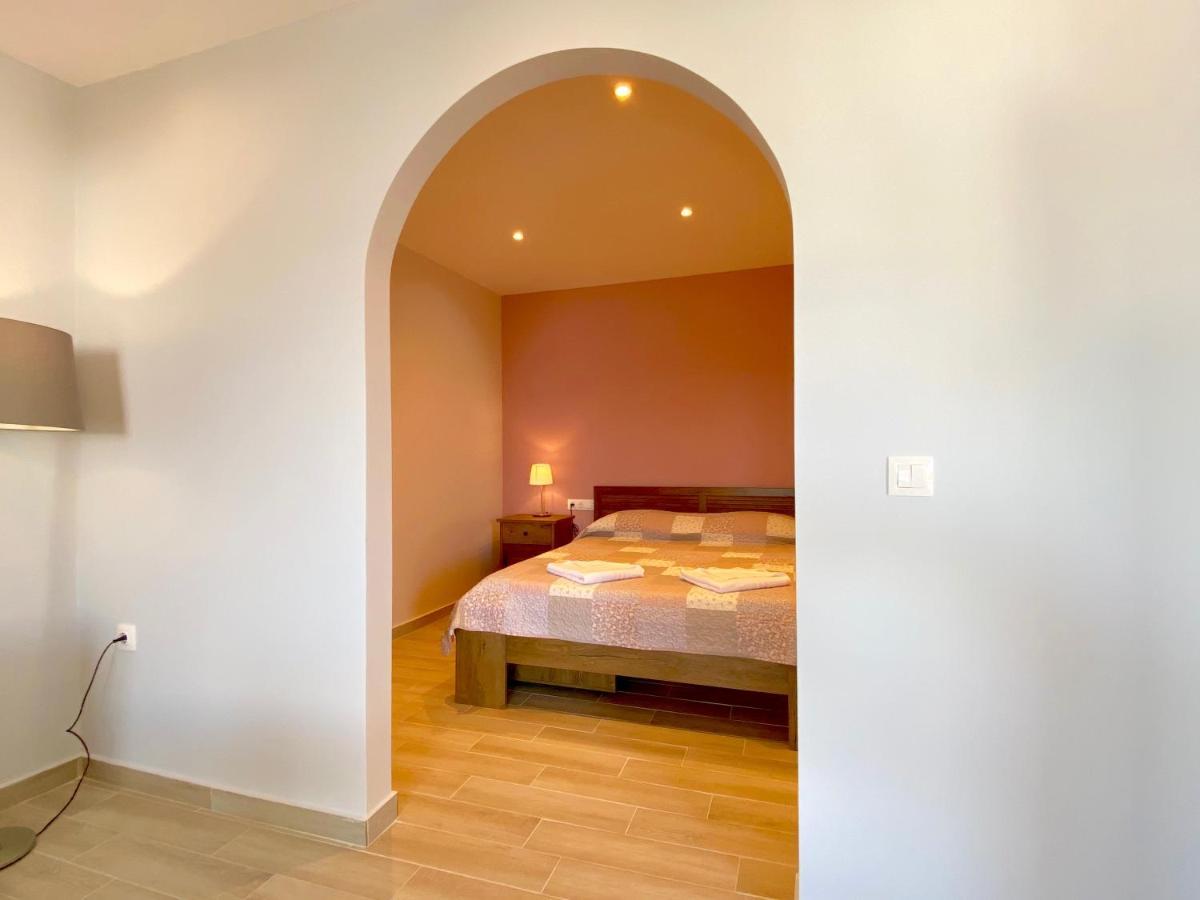 Nissaki Apartments And Vasilis House ニサキオン エクステリア 写真